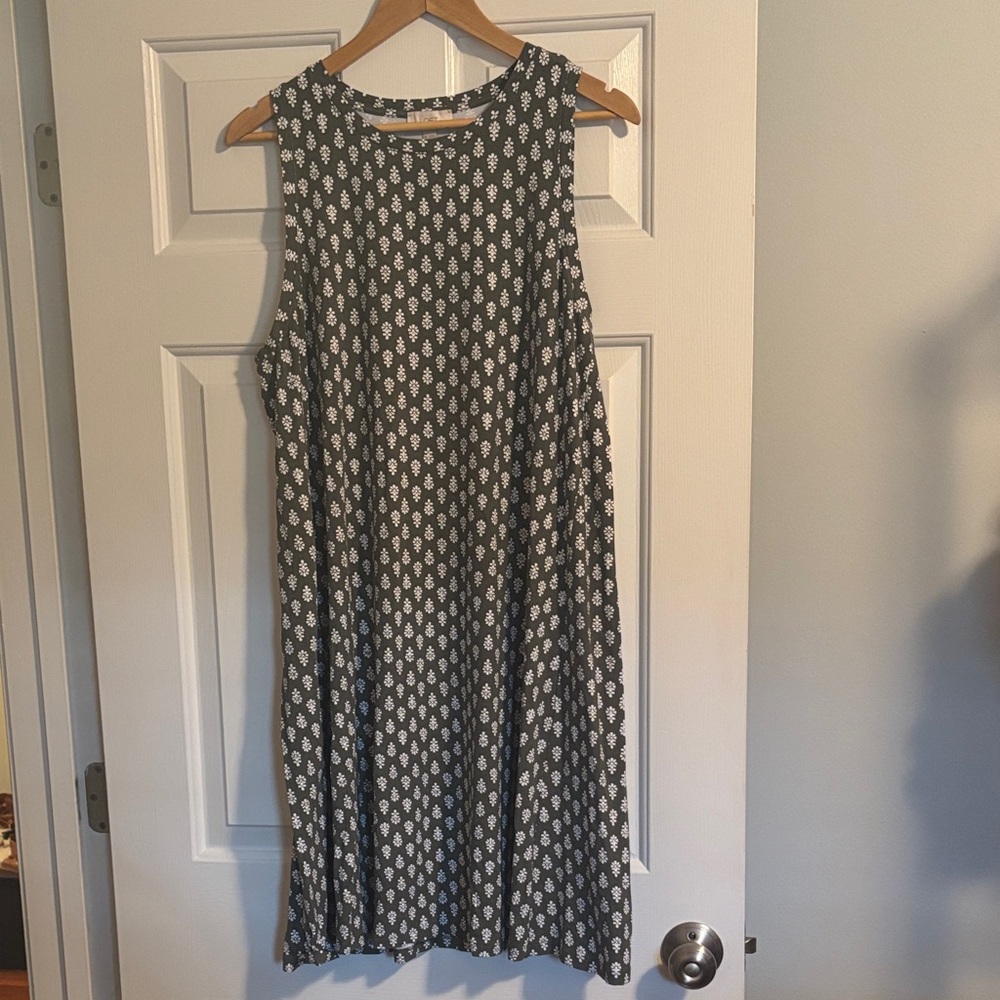 LOFT Green and White Sleeveless Midi Dress